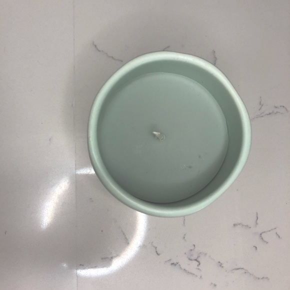 Rae Dunn JASMINE Candle with Flower Topper - Picture 3 of 9